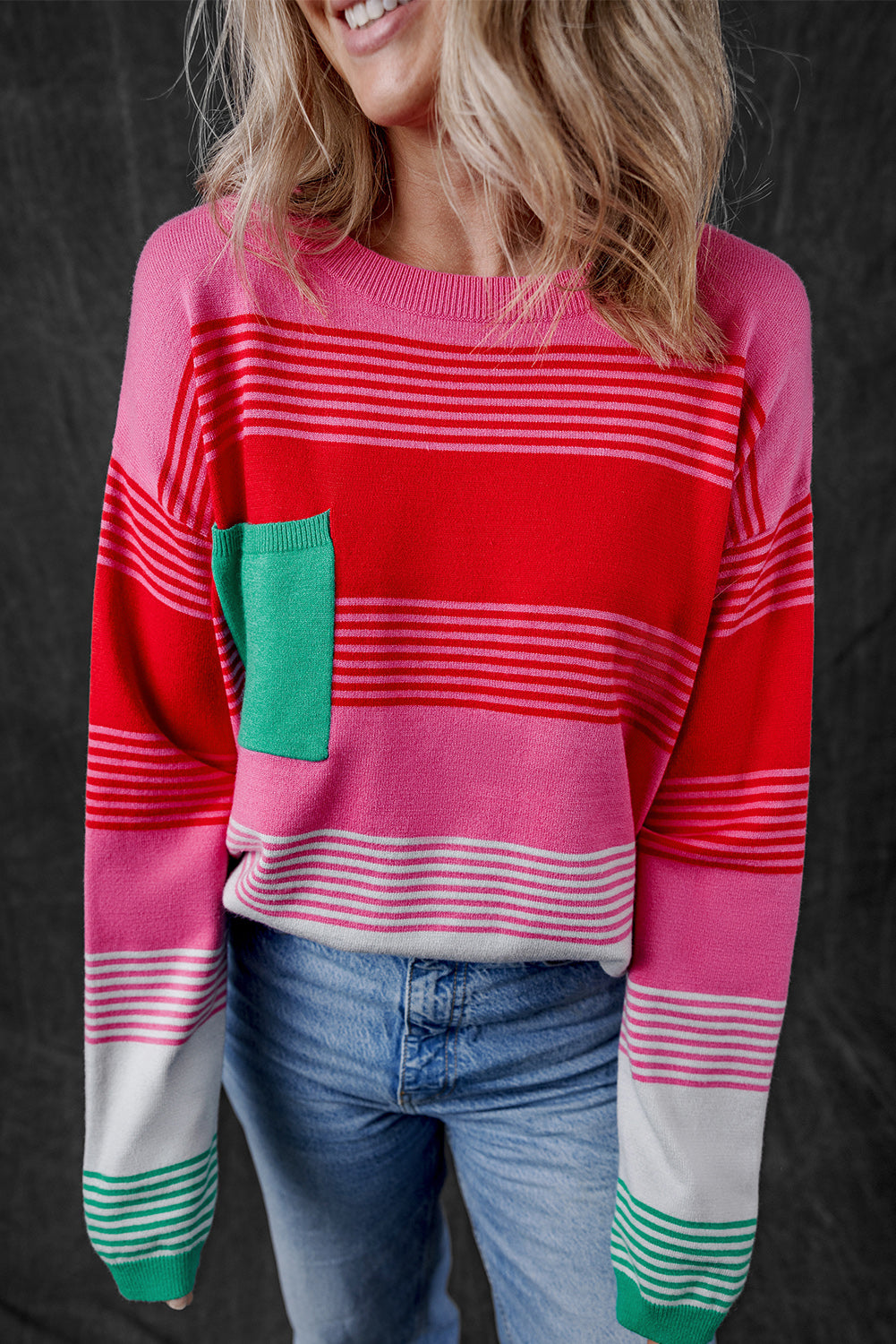 Pull à épaules tombantes et poche plaquée en tricot à rayures roses