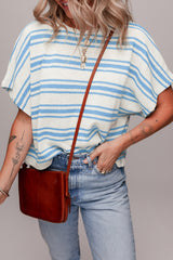 Camiseta con mangas anchas cortadas con rayas azules de cielo