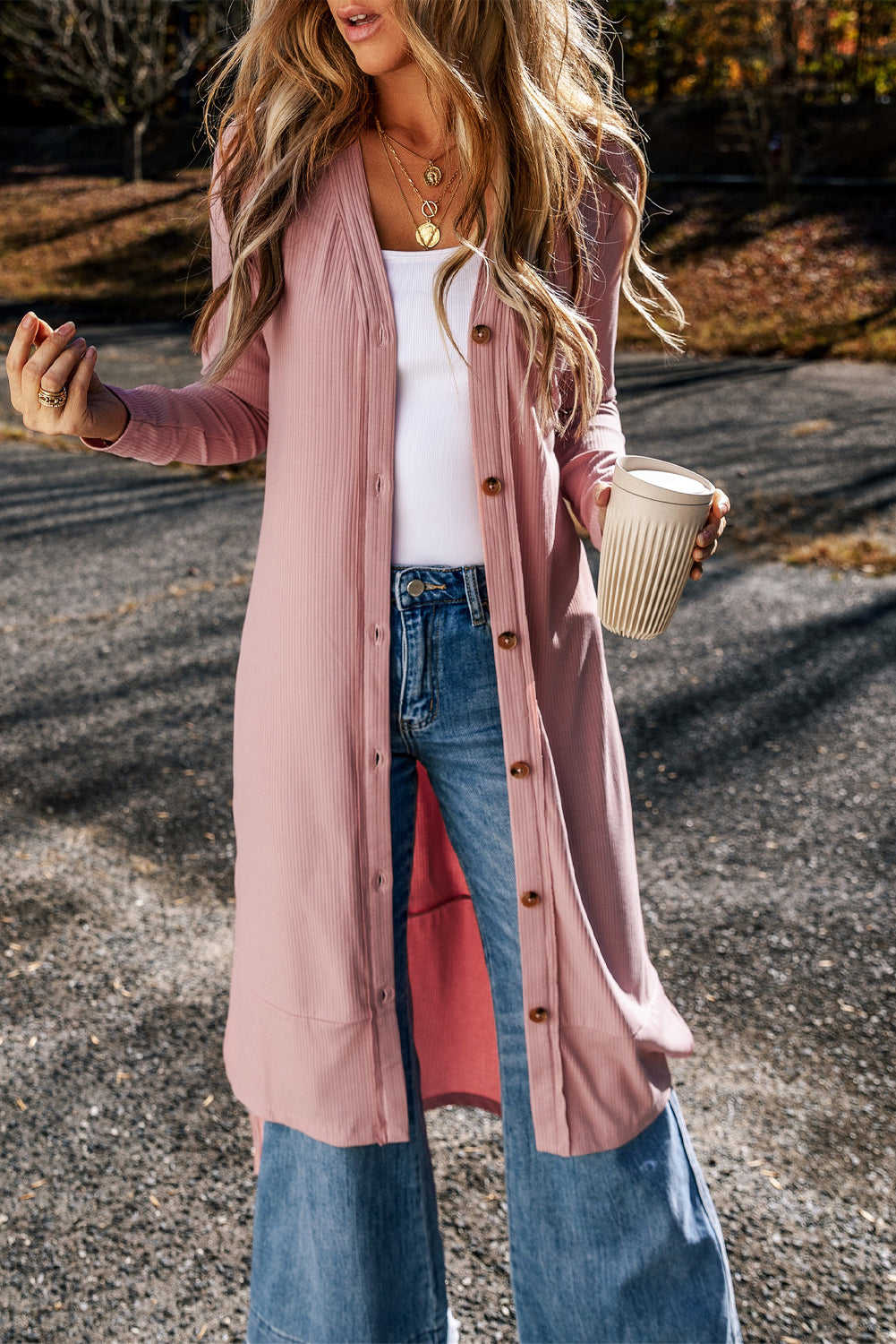 Cardigan rose côtelé boutonné fendu