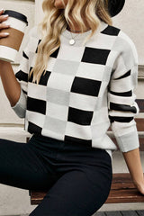 Black sweater with ribbed tiles and edges *