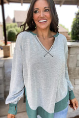 Green Laurel Green Sweet-Shirt and Contrasted edges with visible seams