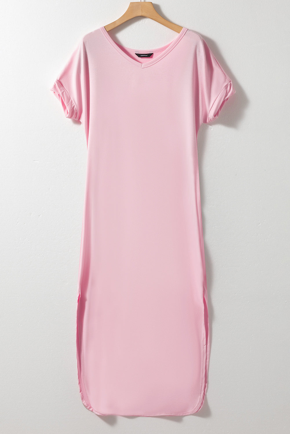 Long pink t-shirt dress with hidden pockets and v-neck