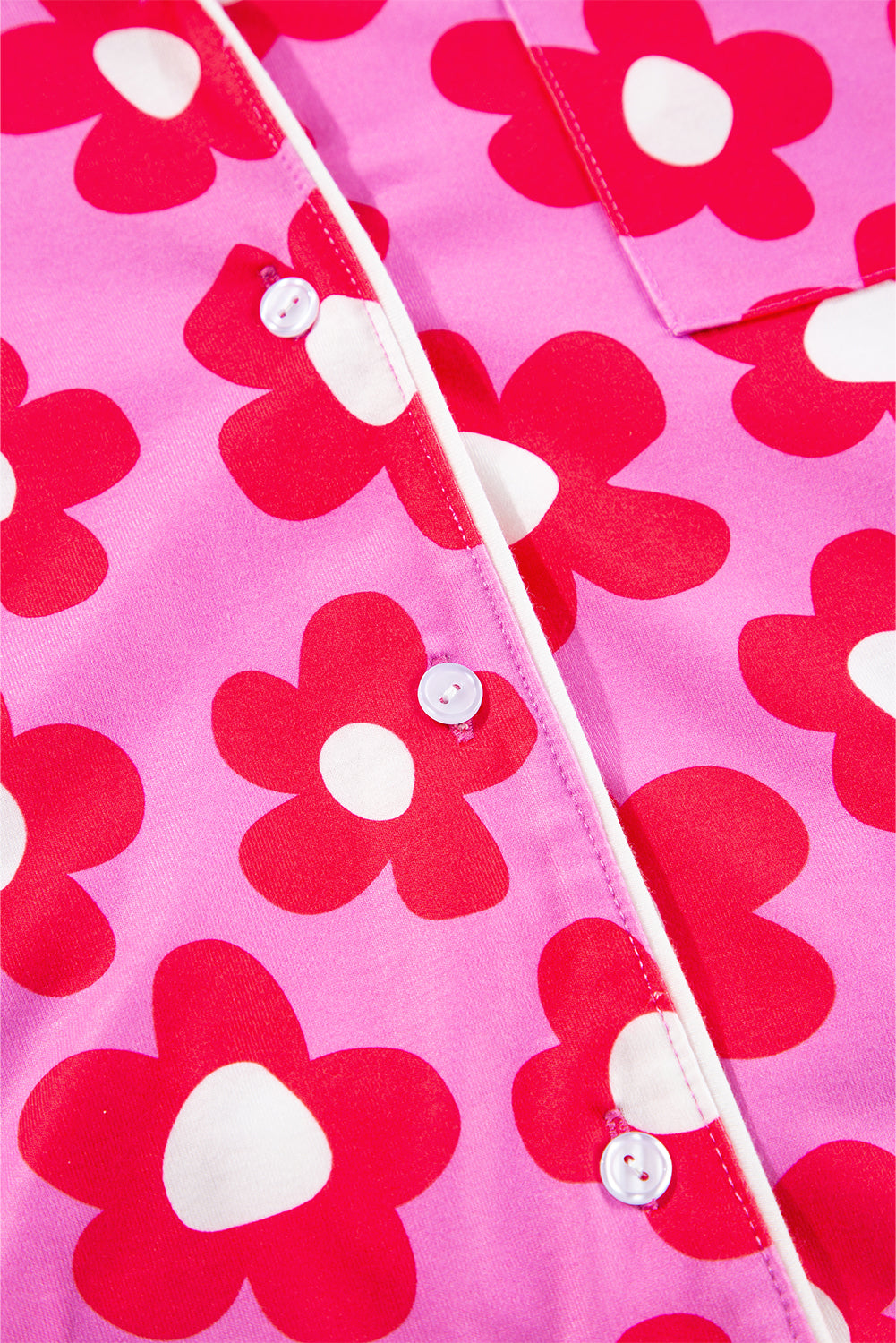 Ensemble pyjama chemise et short à manches longues et imprimé fleurs roses-A WOMAN WE LOVE
