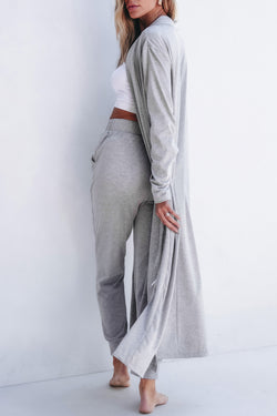 Ensemble de salon avec cardigan long fendu et pantalon slim gris clair