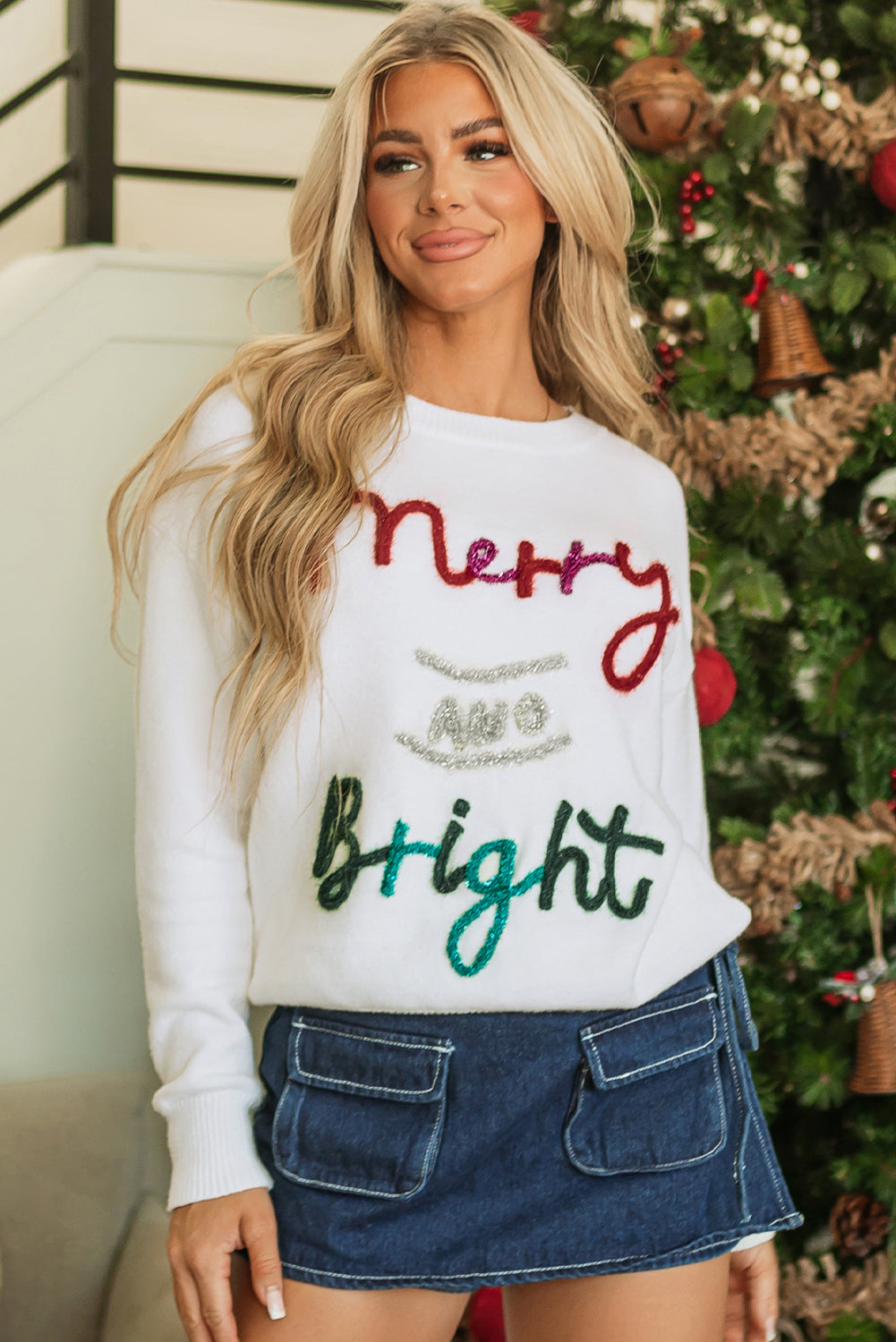 Pull de Noël graphique joyeux et lumineux en guirlandes blanches