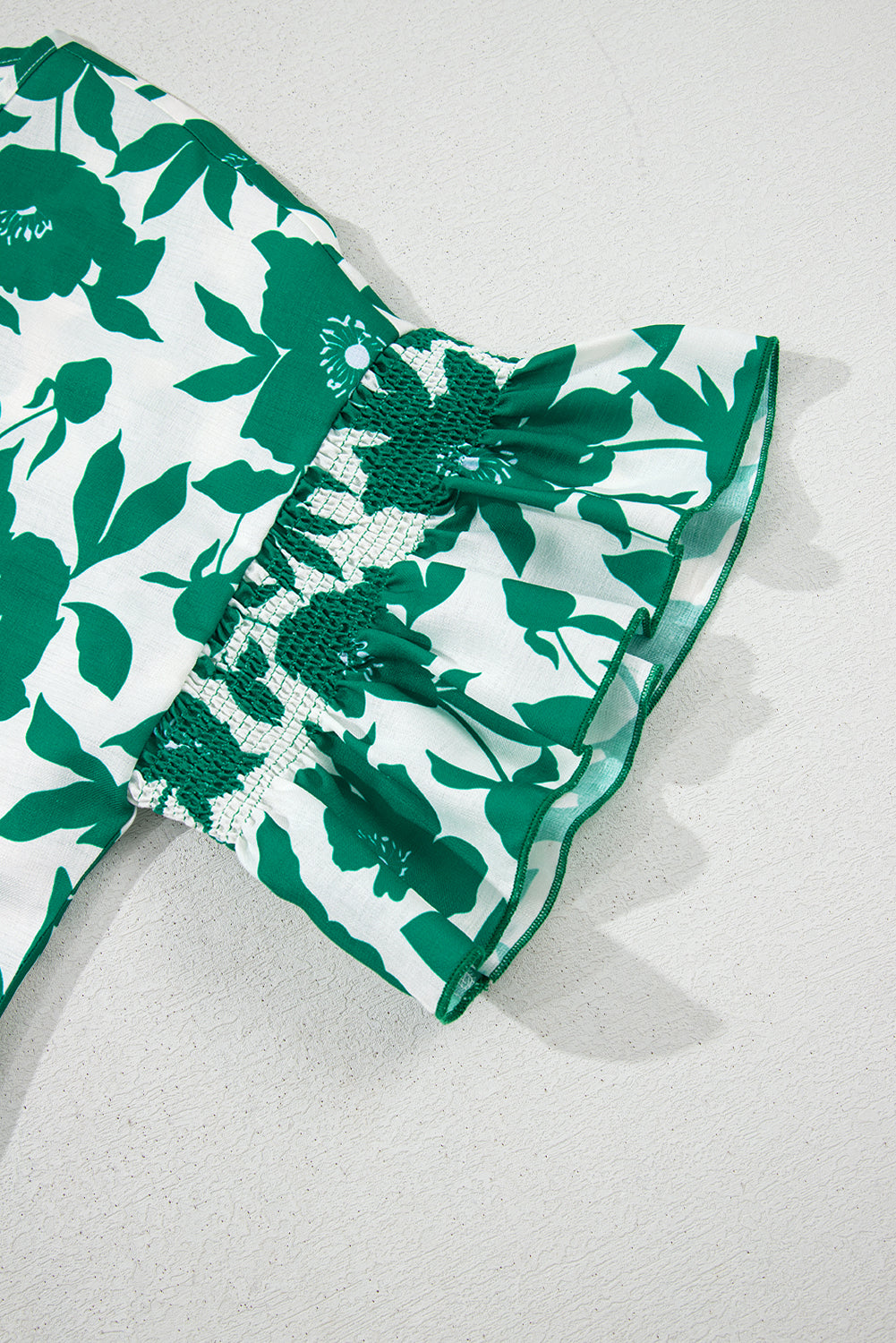 Chemisier ample imprimé floral à volants manches courtes col rond vert-A WOMAN WE LOVE