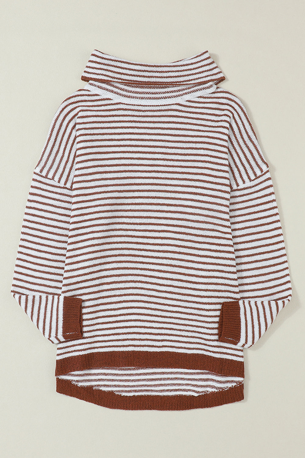 Pull ample à col roulé rayé marron
