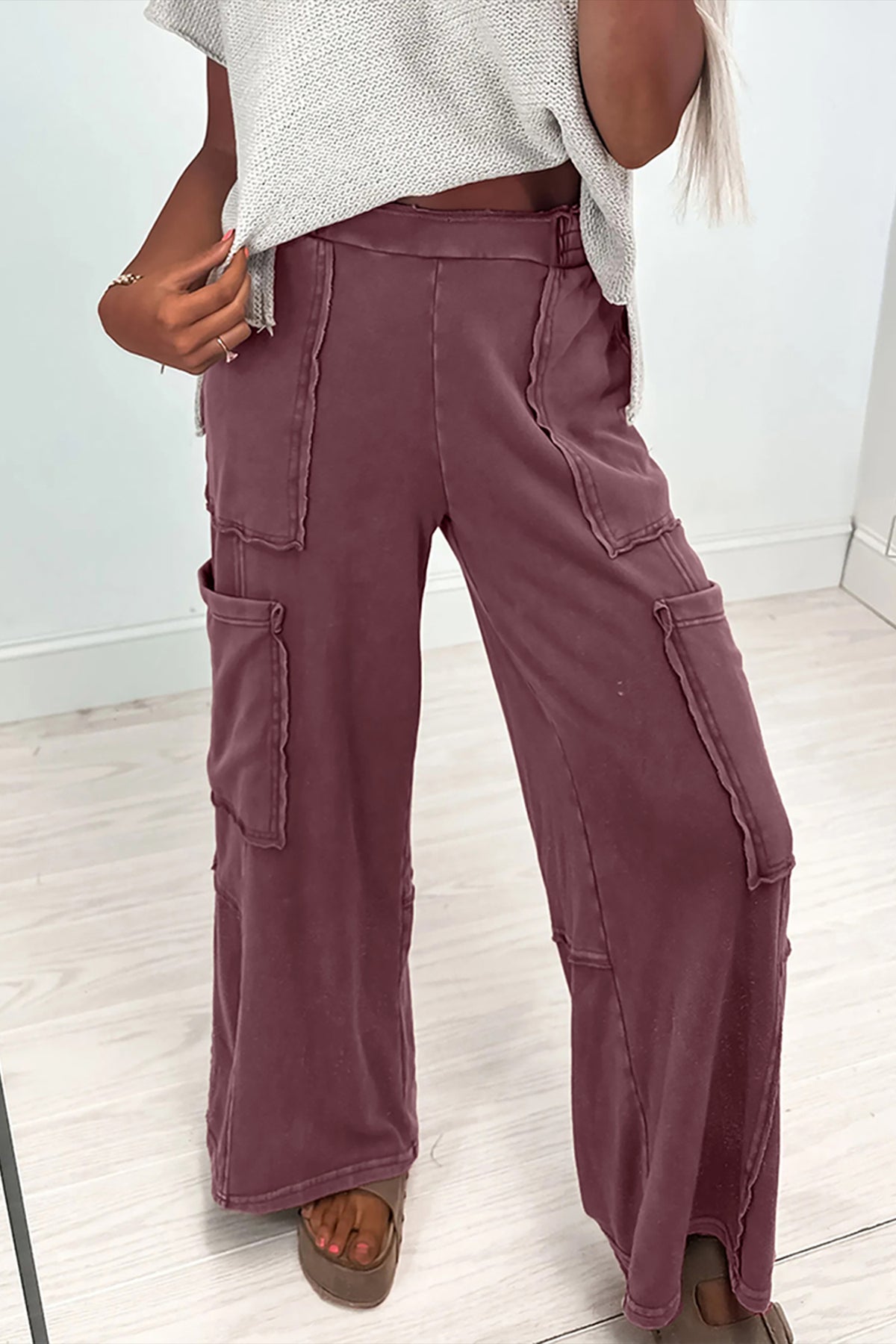 Pantalon de survêtement utilitaire cargo à lavage minéral rouge minéral avec poche plaquée