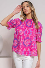 Blouse smockée à manches bouffantes et col volanté à imprimé floral rose-A WOMAN WE LOVE