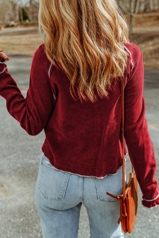 Long -sleeved textured high and bright red round neck *