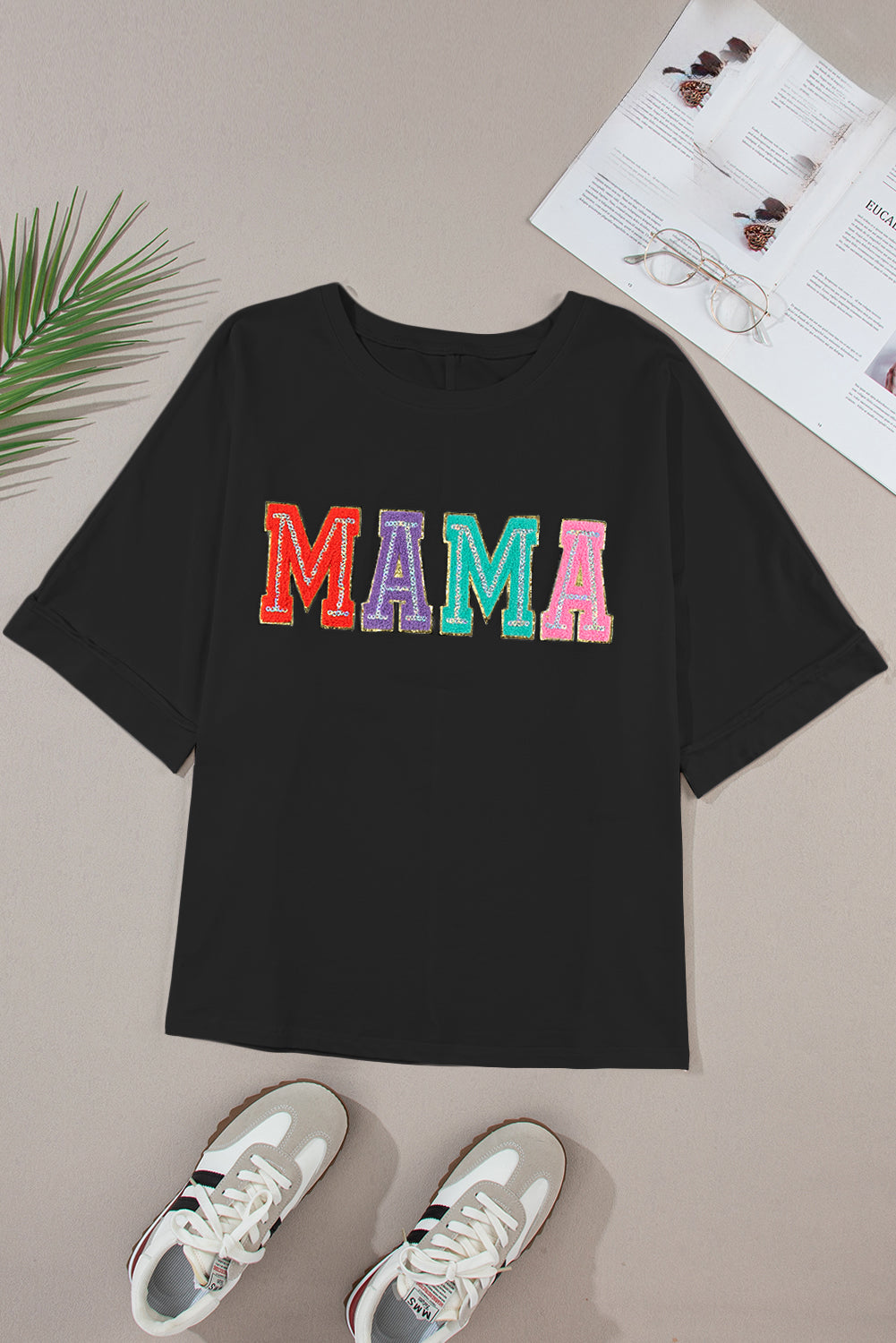 Camiseta de colon roja negra y parches de mamá cet