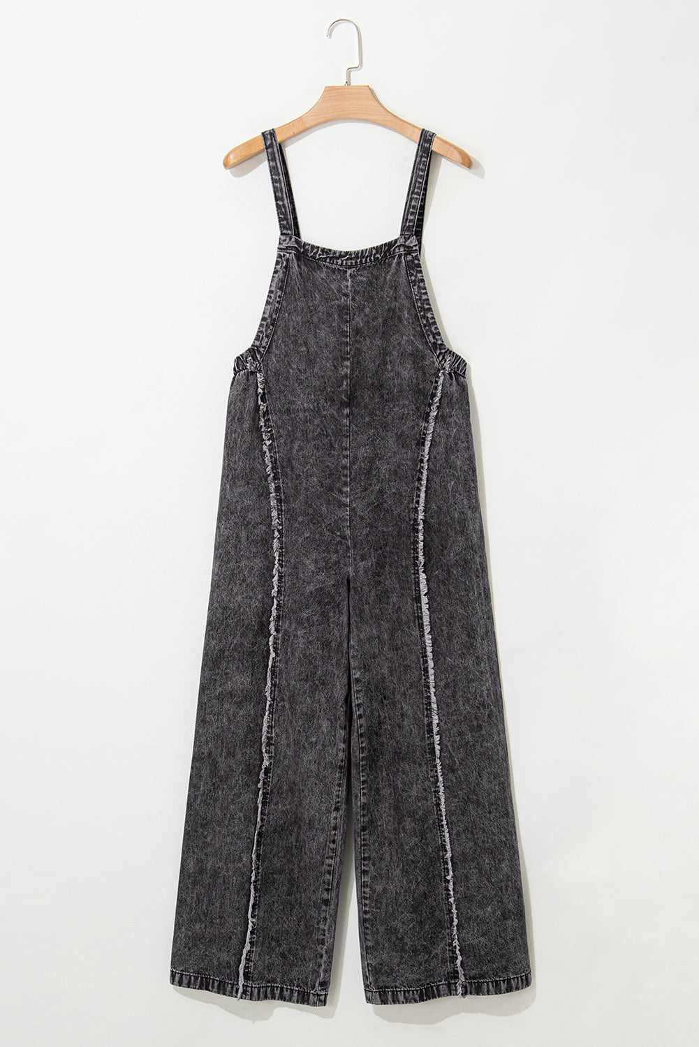 Dank overalls on a wide leg and effilossed *