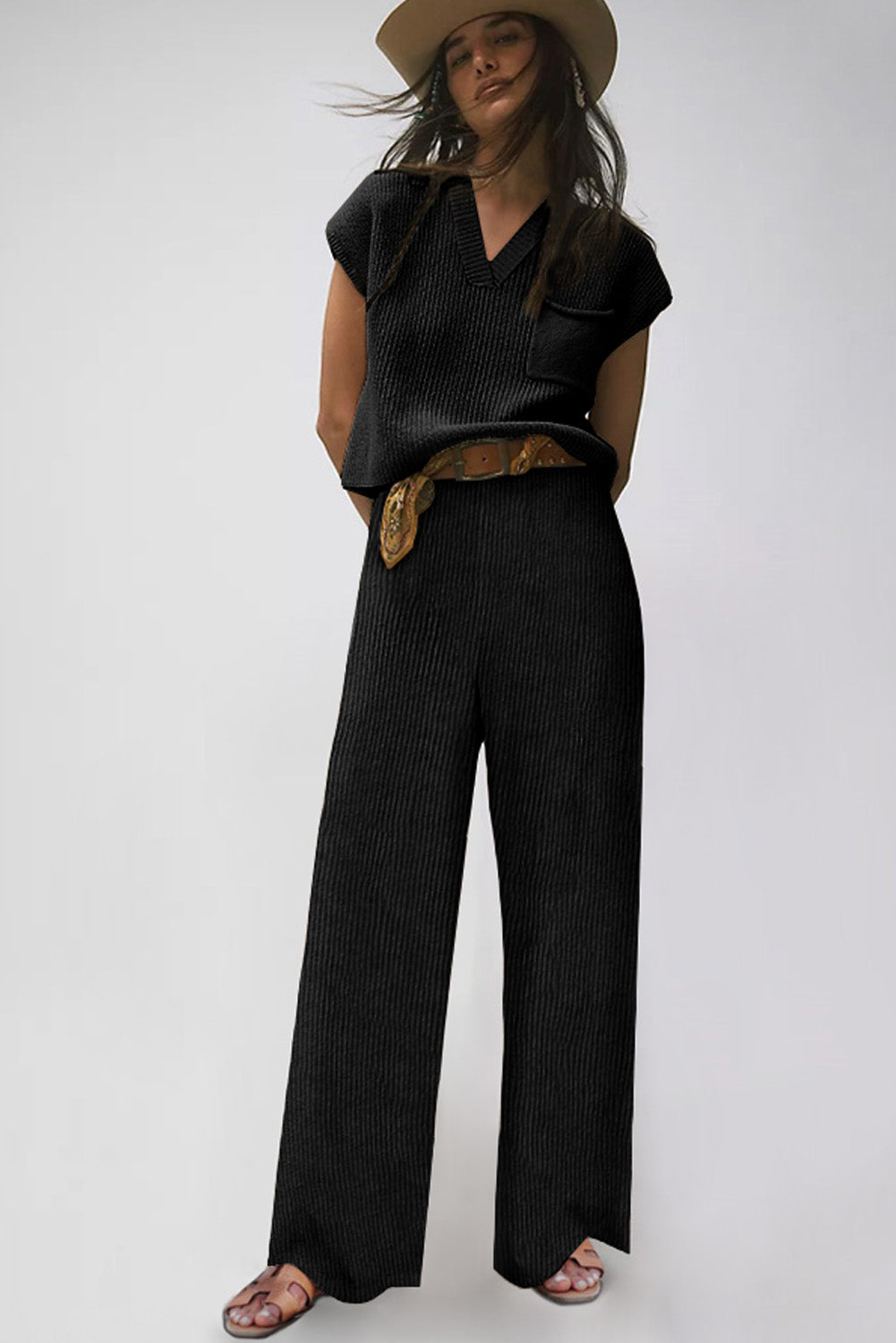 Ensemble pull noir tricoté à col en V et pantalon décontracté-A WOMAN WE LOVE