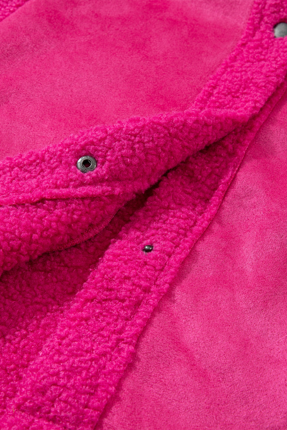 Shacket abbottonate per patchwork in sherpa in cambio rosa brillante